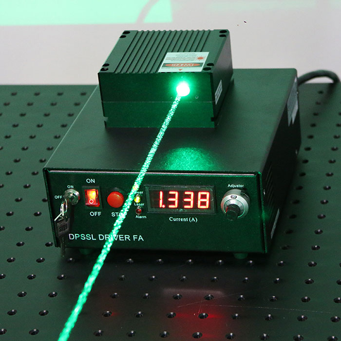 530nm±2nm 3W 高出力レーザー 緑色マルチモード半導体レーザーシステム